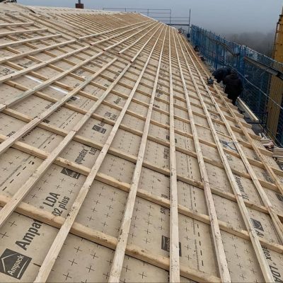 Lohrmann Blechtechnik Holzkonstruktion eines Steildaches zur Dacheindeckung